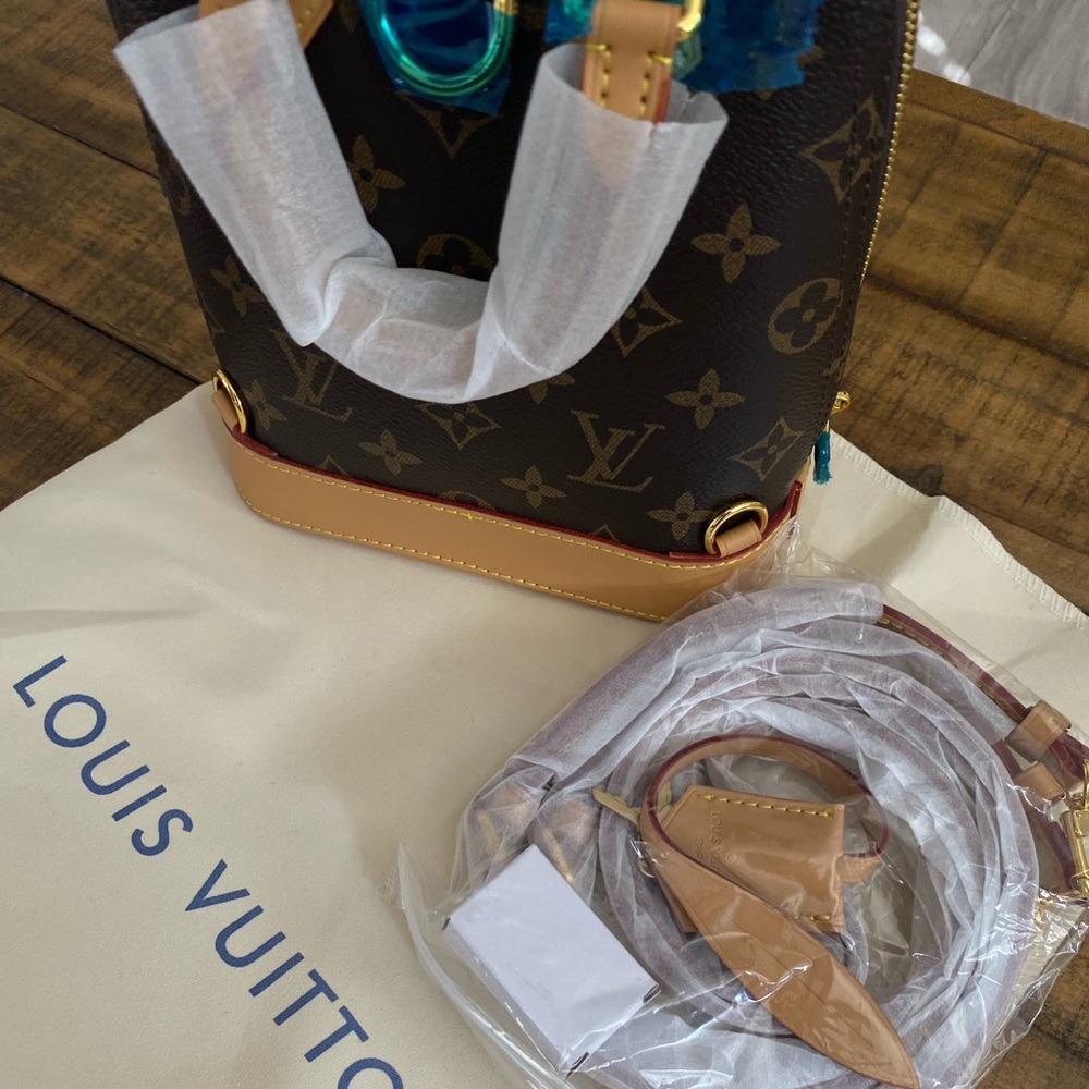 Women’s Christian Dior and LV - Picture 7 of 11
